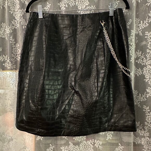 Disturbia Antrum Zip Front Mini Skirt (US 10) - Picture 2 of 5